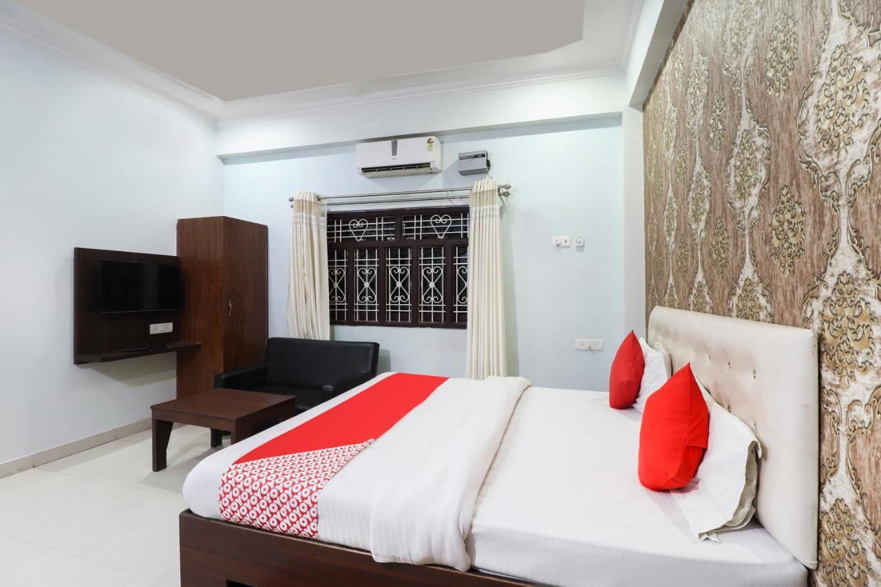 Oyo 70489 Hotel Tajvar Siwān Exteriér fotografie